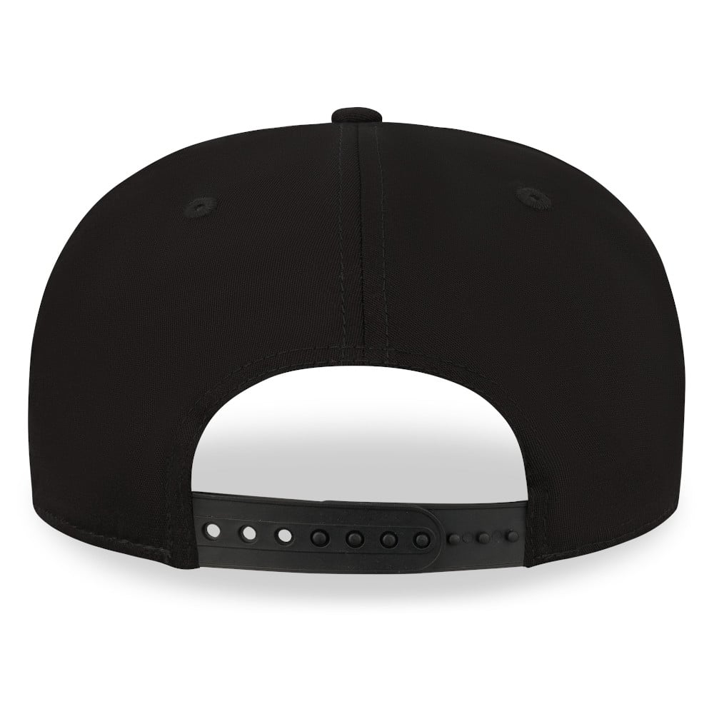 slide 3 - 9FIFTY Chicago Bulls Tonal Black Snap Cap