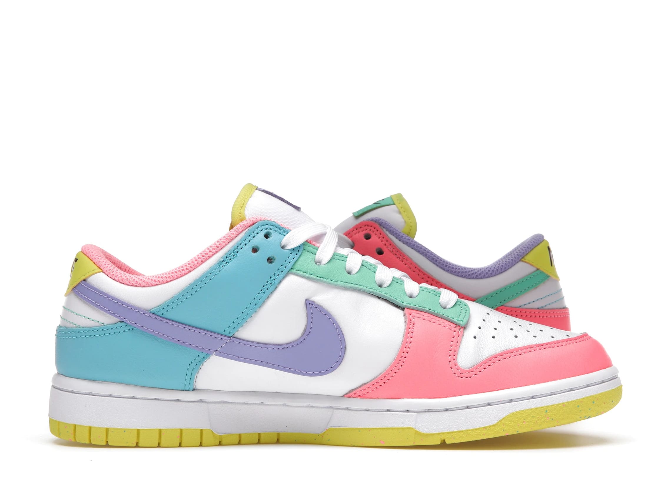 slide 3 - Dunk Low SE Easter Candy (W)