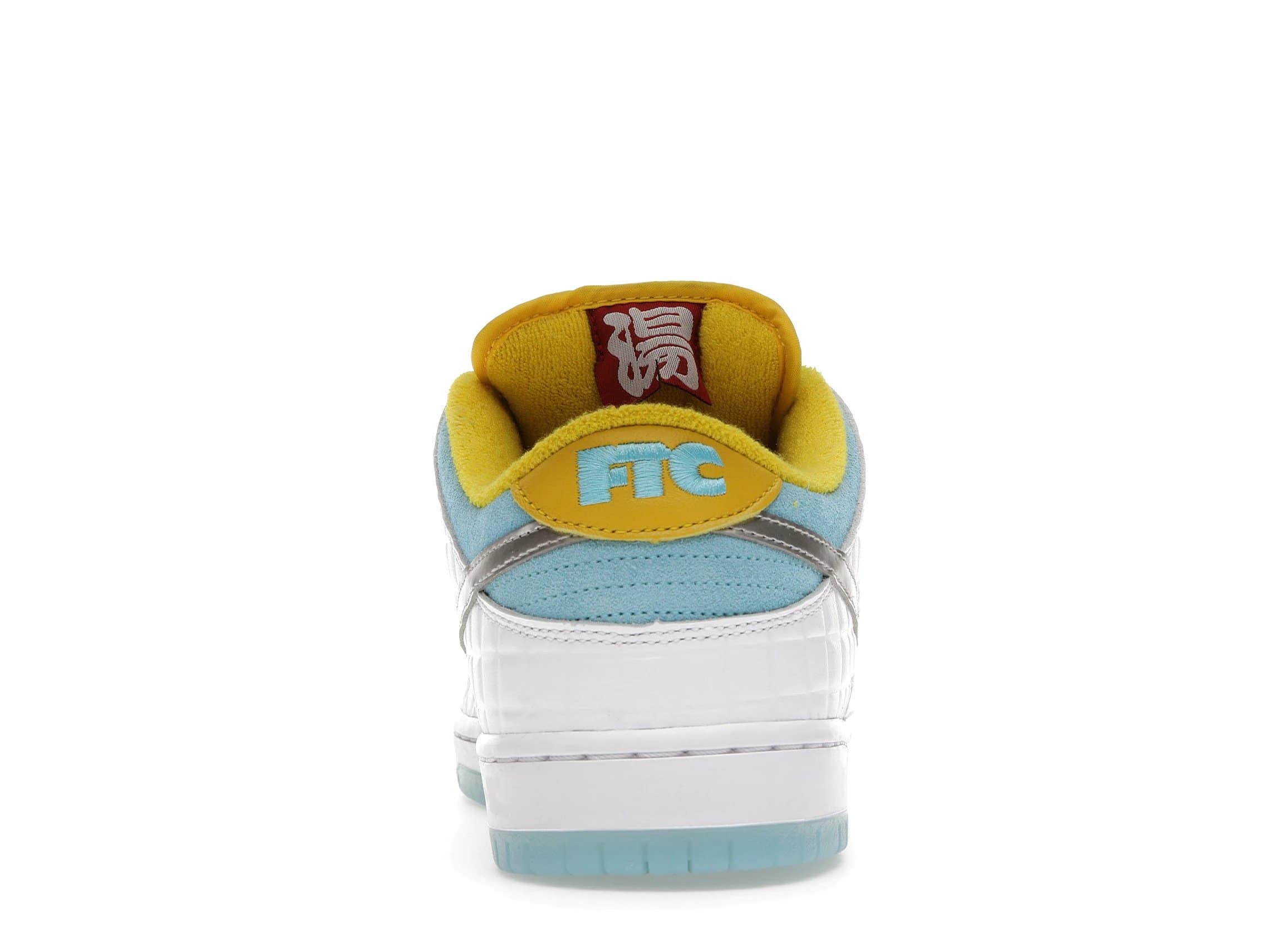 slide 4 - SB Dunk Low Pro FTC Lagoon Pulse